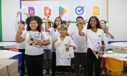 Prefeitura de Volta Redonda inicia entrega de kits escolares para alunos da rede municipal de ensino